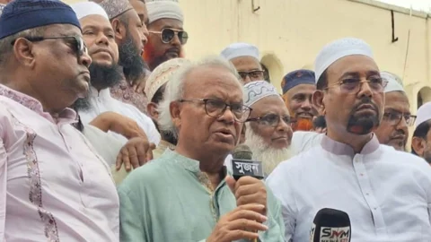 যারা দেশকে উপনিবেশ করতে চায়, বিএনপি তাদের বিরুদ্ধে ব্যারিকেড তৈরি করবে: রিজভী