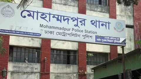মোহাম্মদপুরে গুলি ও চাপাতির কোপে বাবা-ছেলে আহত