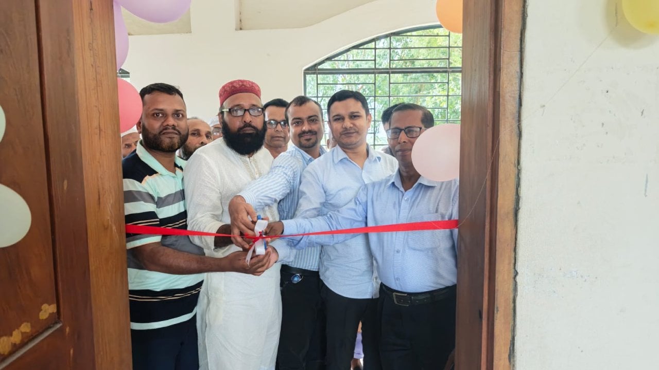 মনোহরদীর ২ শিক্ষাপ্রতিষ্ঠানে ‘সততা স্টোর’ উদ্বোধন 