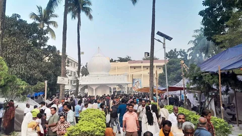 ছেঁউড়িয়ায় উৎসবমুখর আখড়াবাড়ি, আজ শেষ লালন মেলা