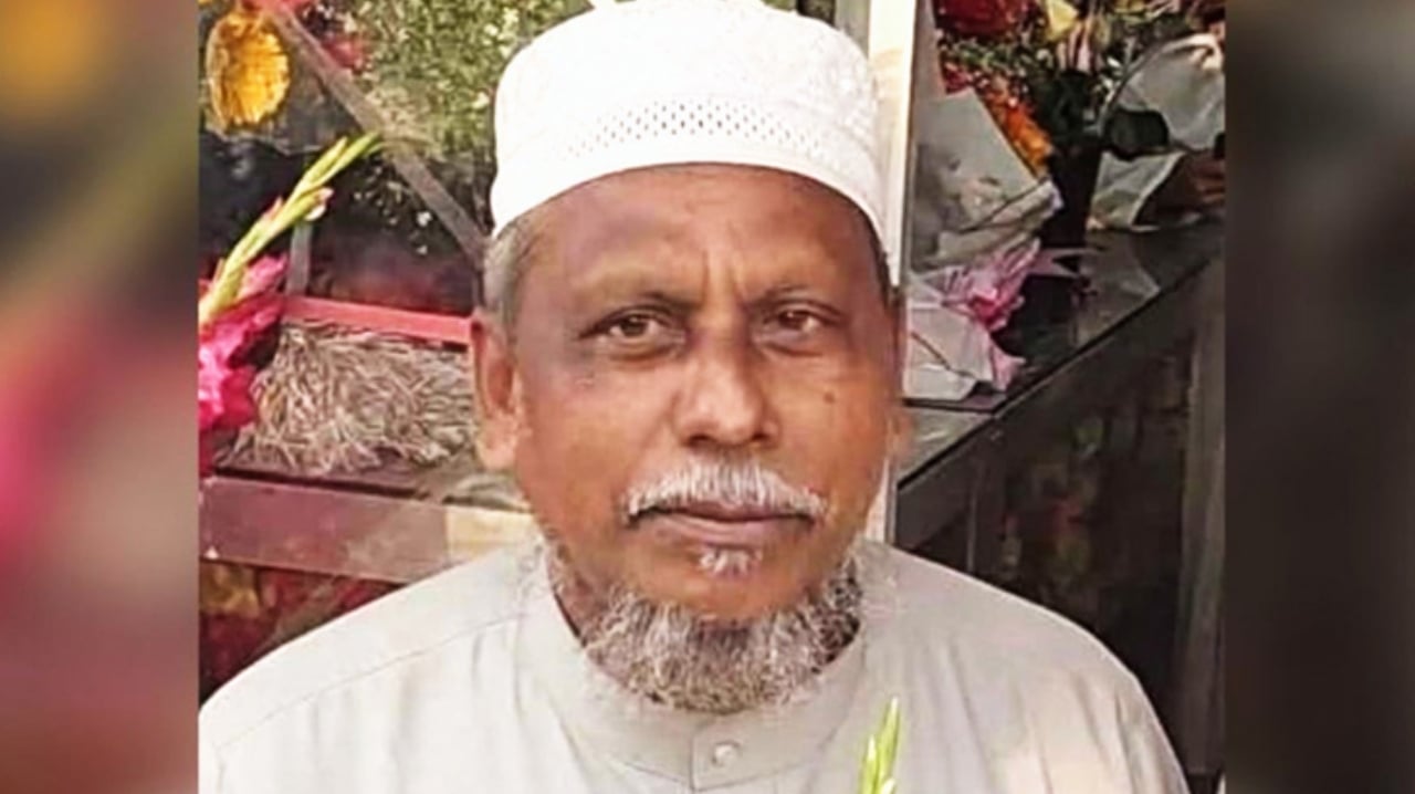 নারীর সঙ্গে আপত্তিকর অবস্থায় জামায়াত নেতা, ভিডিও ভাইরালের পর স্ত্রী দাবি