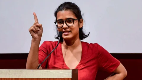 শান্তি মুচলেকায় সই করবেন না নেহা বোরা