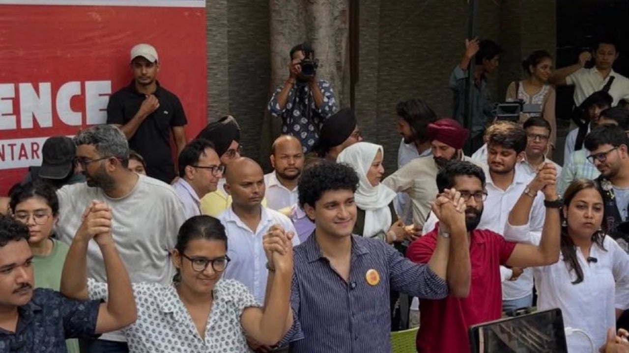 ১০ অক্টোবর দিল্লি উত্তাল করার হুঁশিয়ারি ককরোচদের