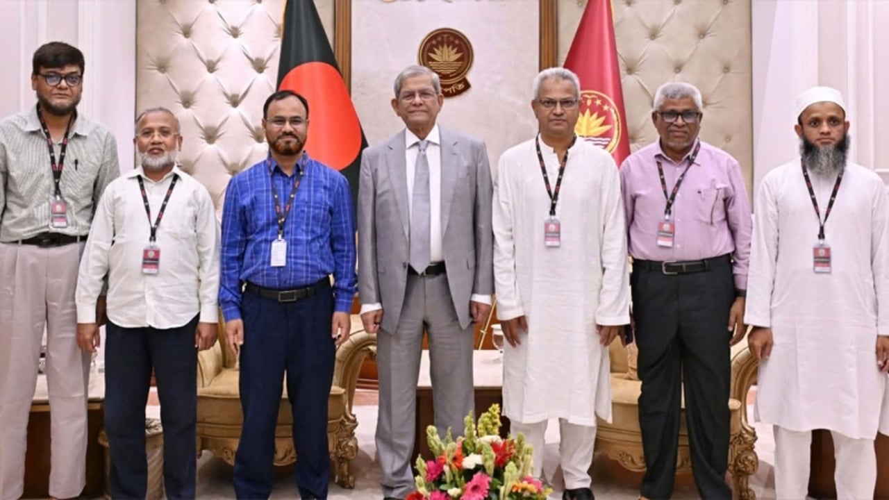 এআইয়ের অনিয়ন্ত্রিত ব্যবহার সৃজনশীলতাকে হ্রাস করছে: রাষ্ট্রপতি