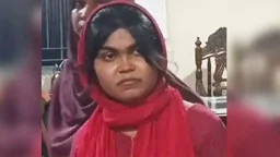 ফ্যামিলি কার্ডের কথা বলে টাকা নেওয়ার অভিযোগ, এনসিপি নেত্রী আটক