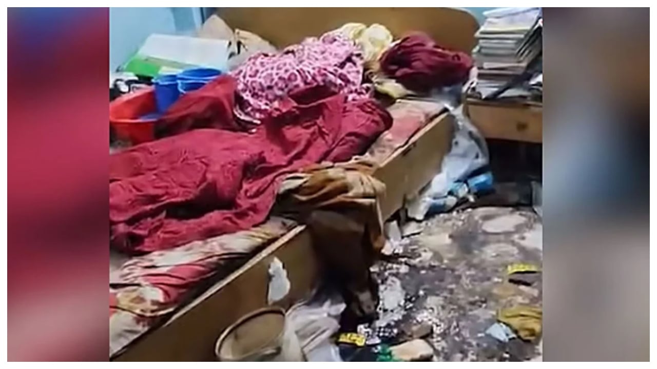 মায়ের প্রতি অবহেলায় যুগ্ম-সচিব বদলি