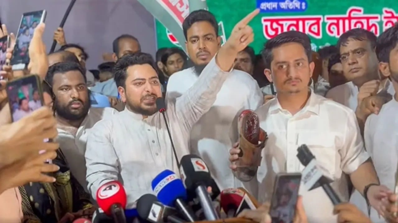 সাভারে বোমা বিস্ফোরণ প্রশাসনের সহায়তায় হয়েছে: নাহিদ ইসলাম