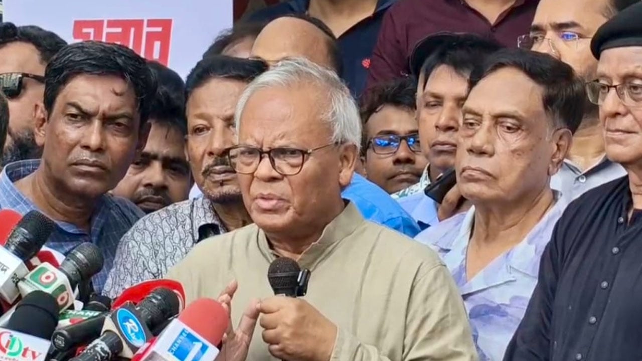 সংকটের মধ্যেও দেশে রেমিট্যান্স প্রবাহ বেড়েছে: রিজভী