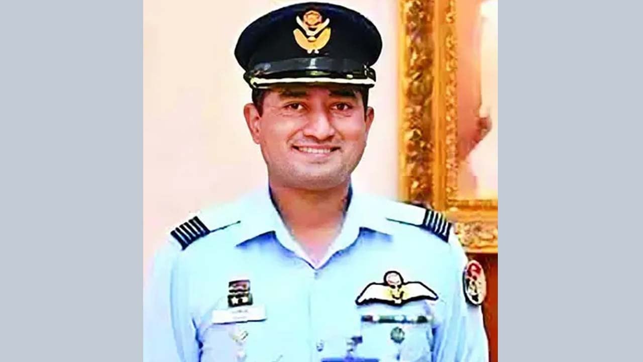 ইলিয়াস আলী ‘গুম’: উইং কমান্ডার সাইফের বিরুদ্ধে পরোয়ানা জারি