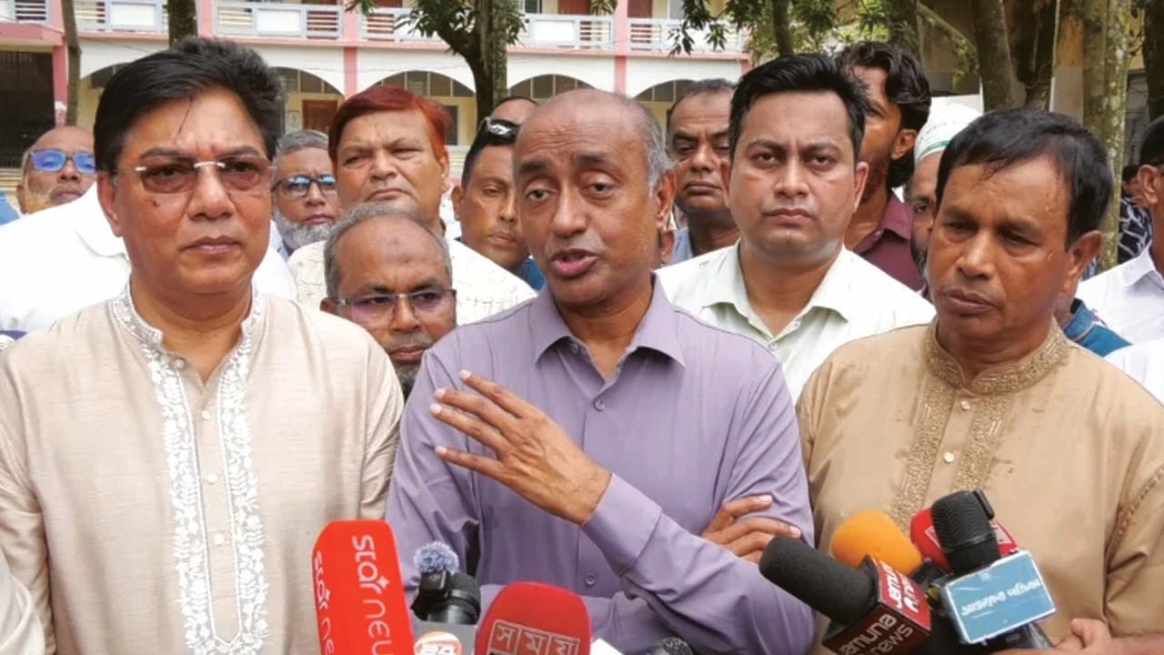 শেখ হাসিনা আত্মসমর্পণ করলে আইন অনুযায়ী ব্যবস্থা: আইনমন্ত্রী
