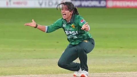 ভারতের কাছে হারের পর পাকিস্তান অধিনায়কের শাস্তি