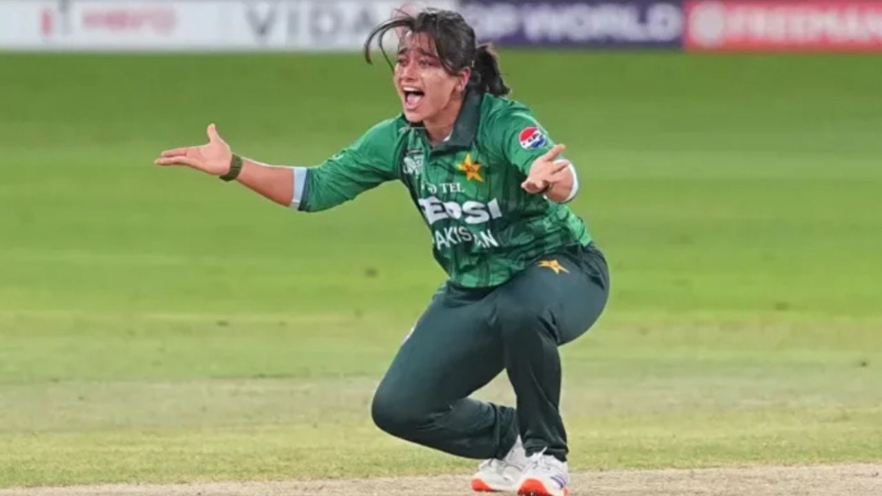 ভারতের কাছে হারের পর পাকিস্তান অধিনায়কের শাস্তি
