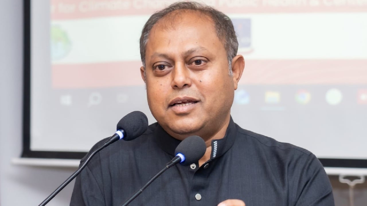 গবেষণায় অবদানের জন্য ‘পরিবেশ পদক’ পেলেন ঢাবি উপ-উপাচার্য
