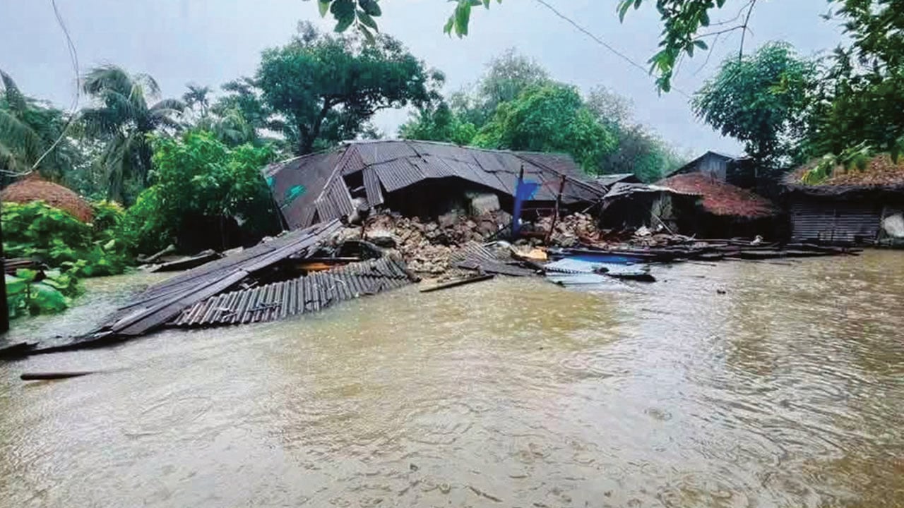 পাহাড়ি ঢলে প্রাণ গেলো ২ শিশুর