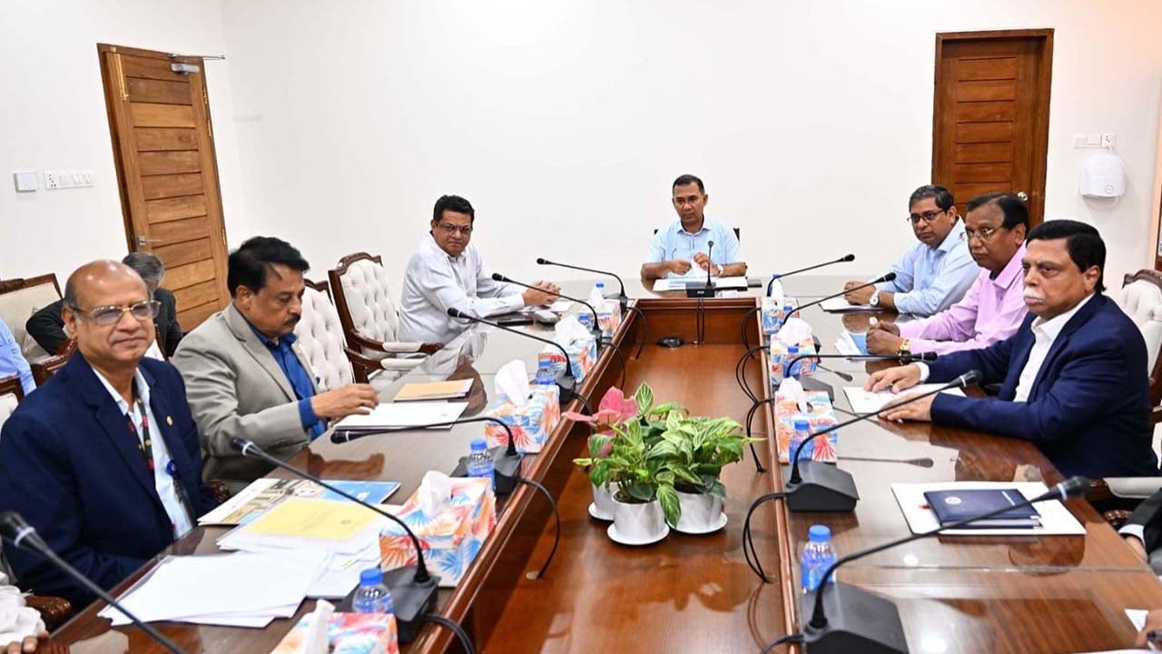 গুলশান-ধানমণ্ডি-নিকেতন লেক দূষণ রোধের নির্দেশ প্রধানমন্ত্রীর