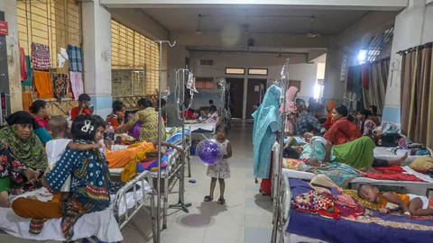 মুগদা হাসপাতালে ২০০ রোগীর বিপরীতে এক ডাক্তার, দুই নার্স