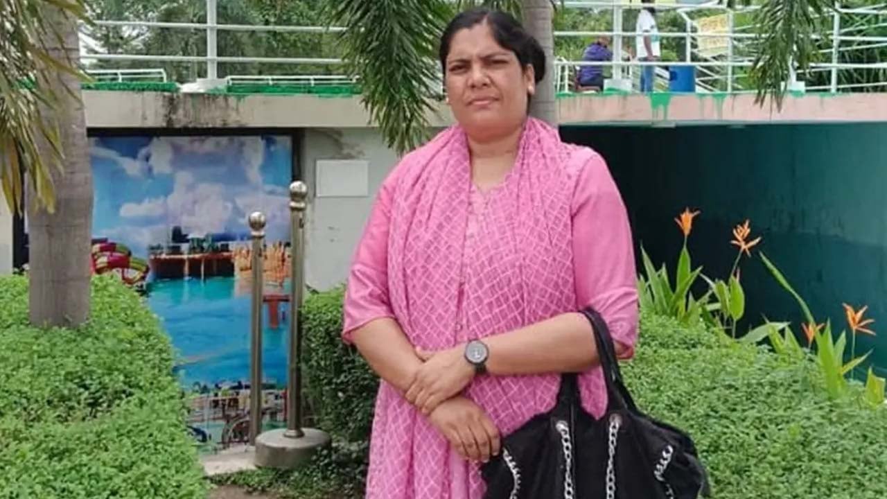 শয়নকক্ষ থেকে যুব মহিলা লীগ নেত্রীর গলাকাটা মরদেহ উদ্ধার