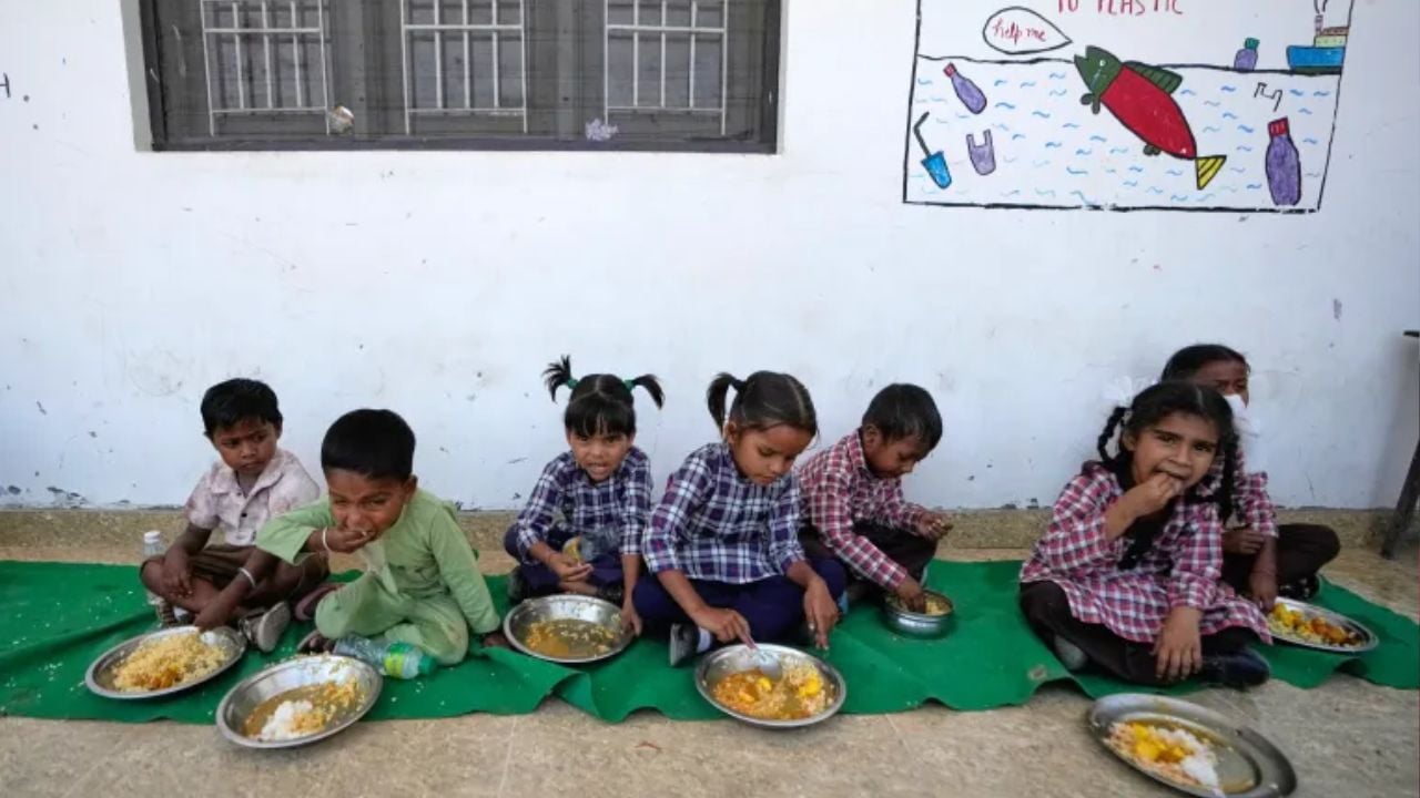 নিম্নমানের মধ্যাহ্নভোজ সাম্প্রতিক কিছু স্কুল বিক্ষোভের অন্যতম কারণ