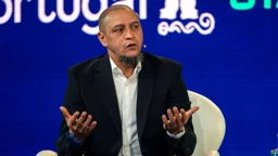 যে ভুলে নিঃস্ব হয়ে যান রবার্তো কার্লোস