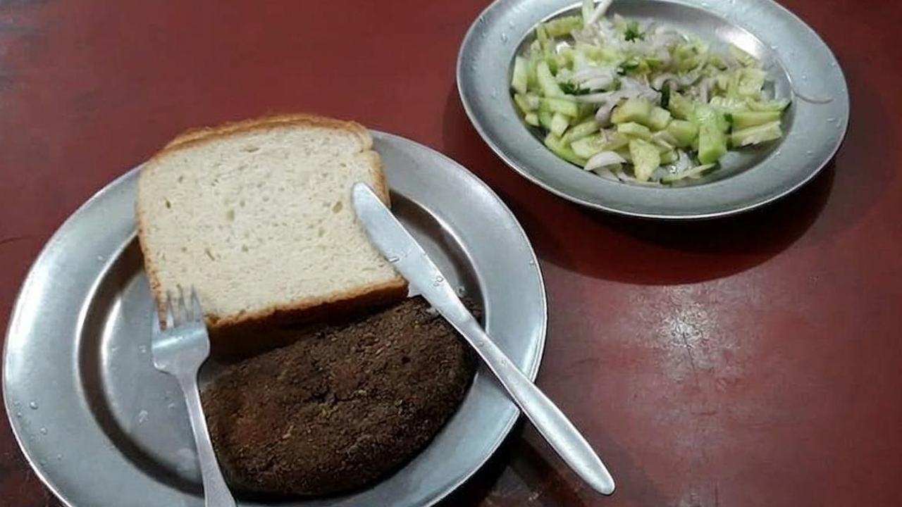 স্বাদে অমলিন পুরান ঢাকার ‘নিউ ক্যাফে কর্নার’ 1