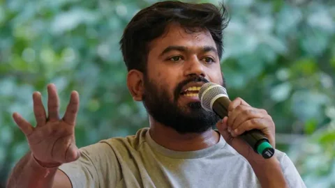 মোদি ভারতের জন্য লজ্জা: অভিজিৎ দীপকে