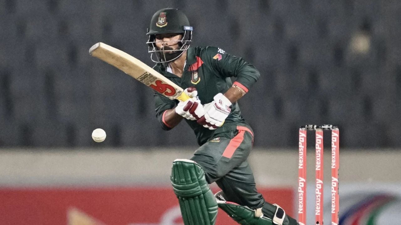 শুরুর ধাক্কা সামলে লড়ছে বাংলাদেশ