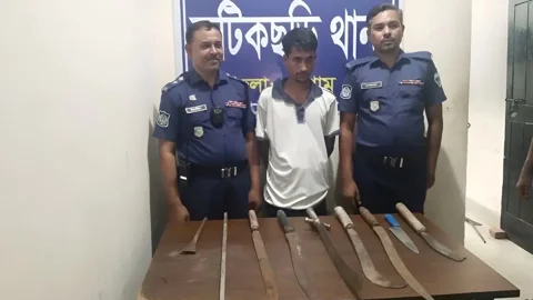 সন্ত্রাসী ডেভিড ইমনের সহযোগী ‘টেস্টার মোবারক’ অস্ত্রসহ গ্রেপ্তার