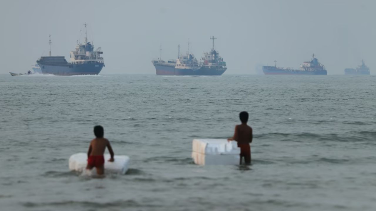 ইরান যুদ্ধ ও হরমুজ সংকটে আটকা ট্রাম্প, বের হওয়ার উপায় কী (1)