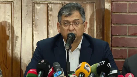 বিরোধী দলসহ সব পক্ষের সঙ্গে আলোচনা করেই সংবিধান সংশোধন: স্বরাষ্ট্রমন্ত্রী