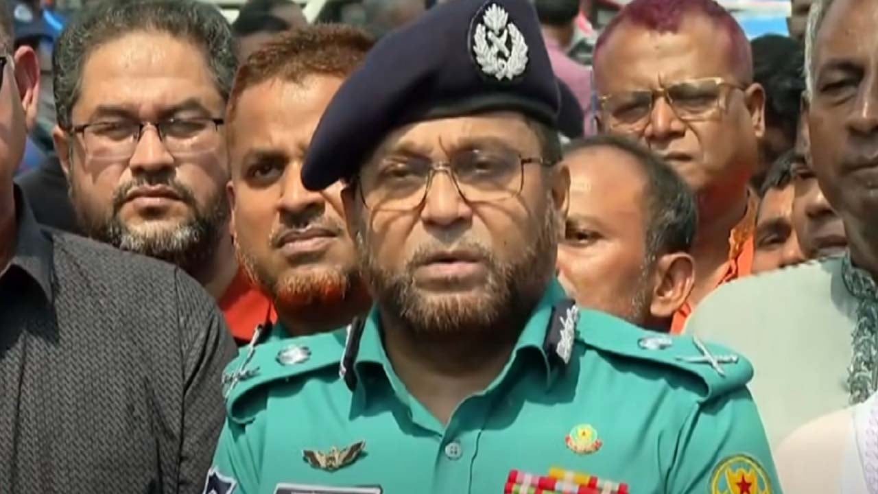 গুলিস্তান-ফুলবাড়িয়া টার্মিনাল ৩ মাসের মধ্যে সরবে: ডিএমপি কমিশনার