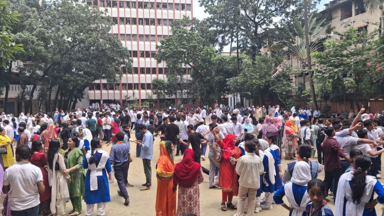 আজ দেশের সব শিক্ষাপ্রতিষ্ঠান বন্ধ