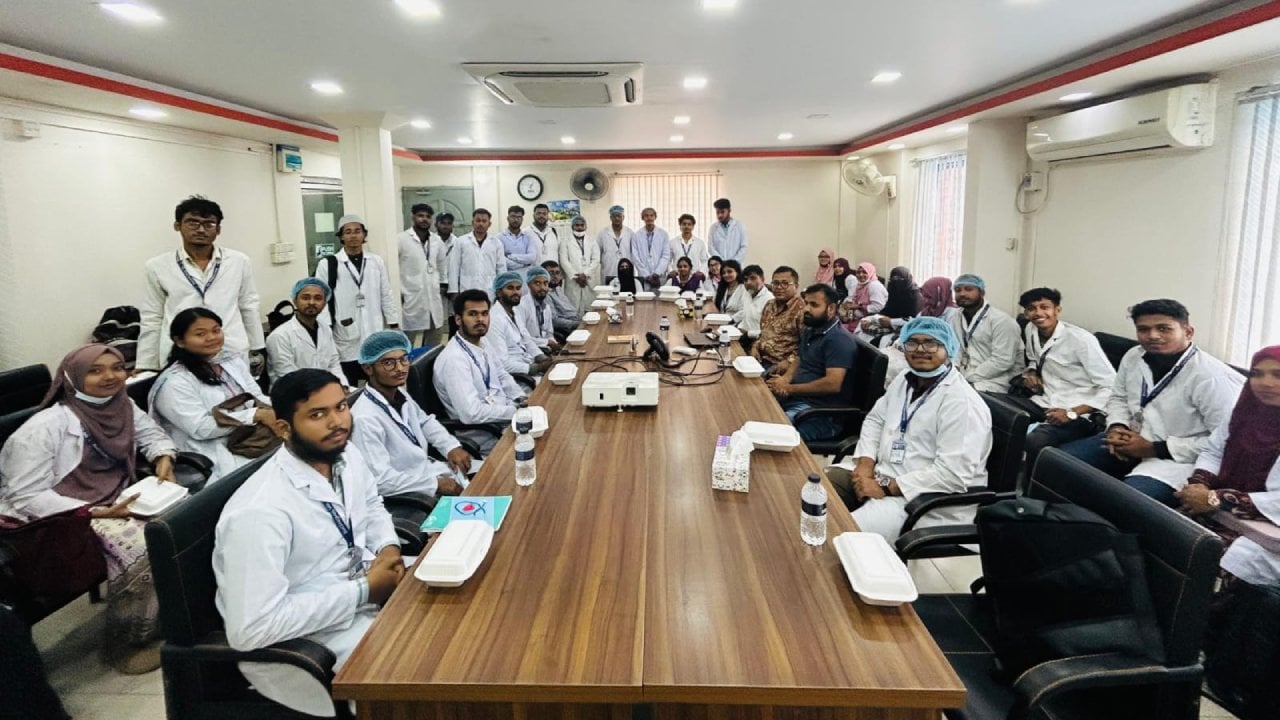 গণ বিশ্ববিদ্যালয় শিক্ষার্থীদের ফিড মিল পরিদর্শন