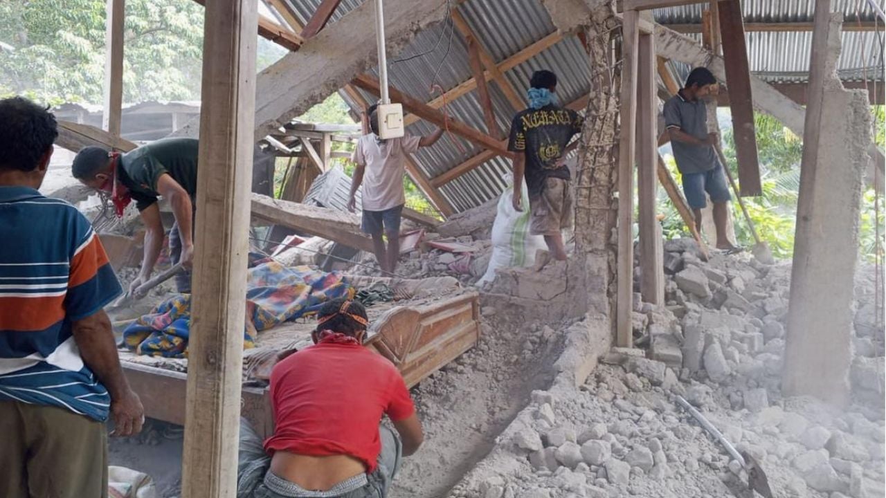 ইন্দোনেশিয়ায় আবারও ৬.৯ মাত্রার ভূমিকম্প 