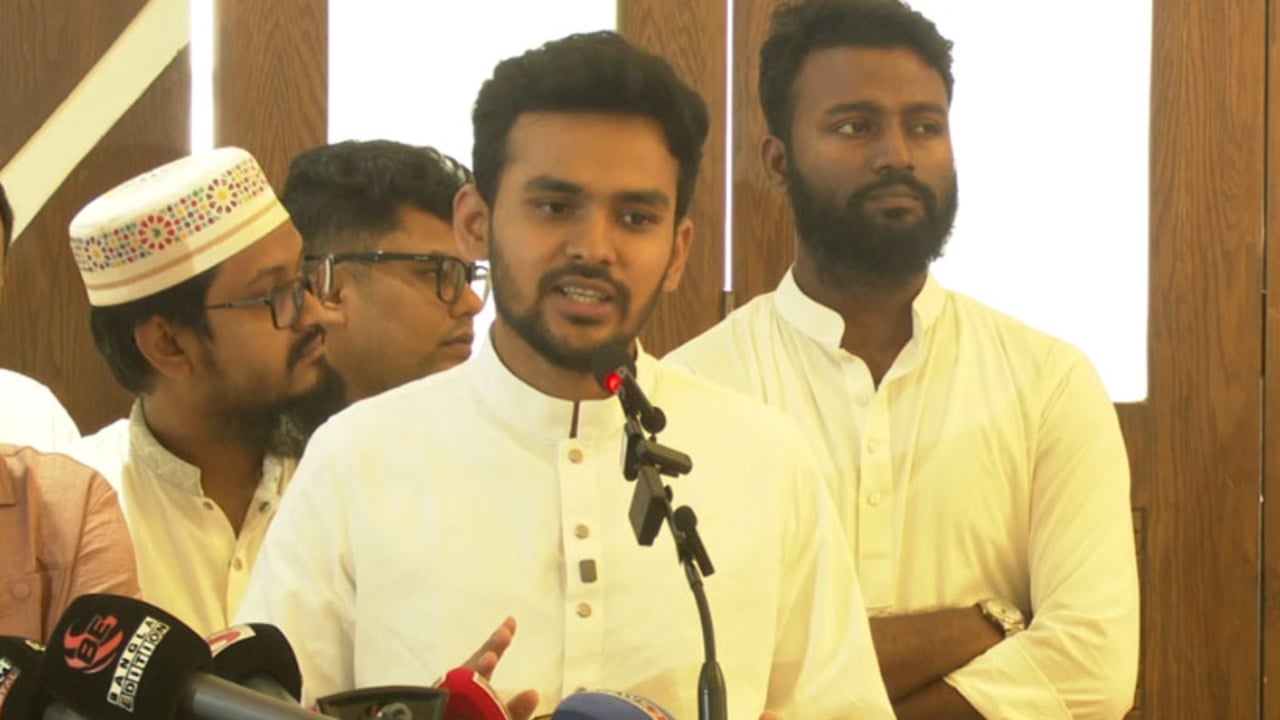 বিএনপির হাতে বেশিদিন সময় নেই: আসিফ মাহমুদ 