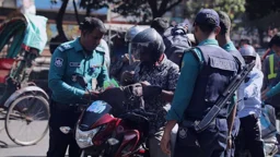 রাজধানীতে নিরাপত্তা জোরদার, সতর্ক অবস্থানে পুলিশ