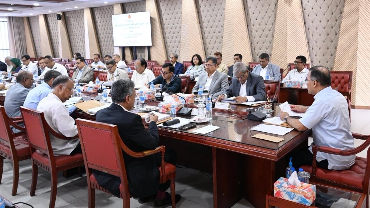 প্রধানমন্ত্রীর সভাপতিত্বে চলছে একনেক সভা