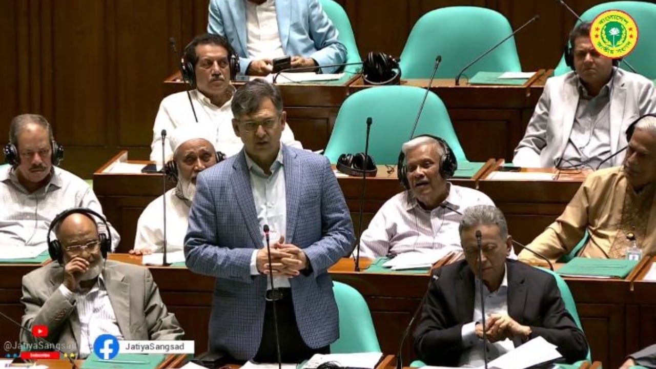 ধারণক্ষমতার দেড় গুণেরও বেশি বন্দি কারাগারে: সংসদে স্বরাষ্ট্রমন্ত্রী