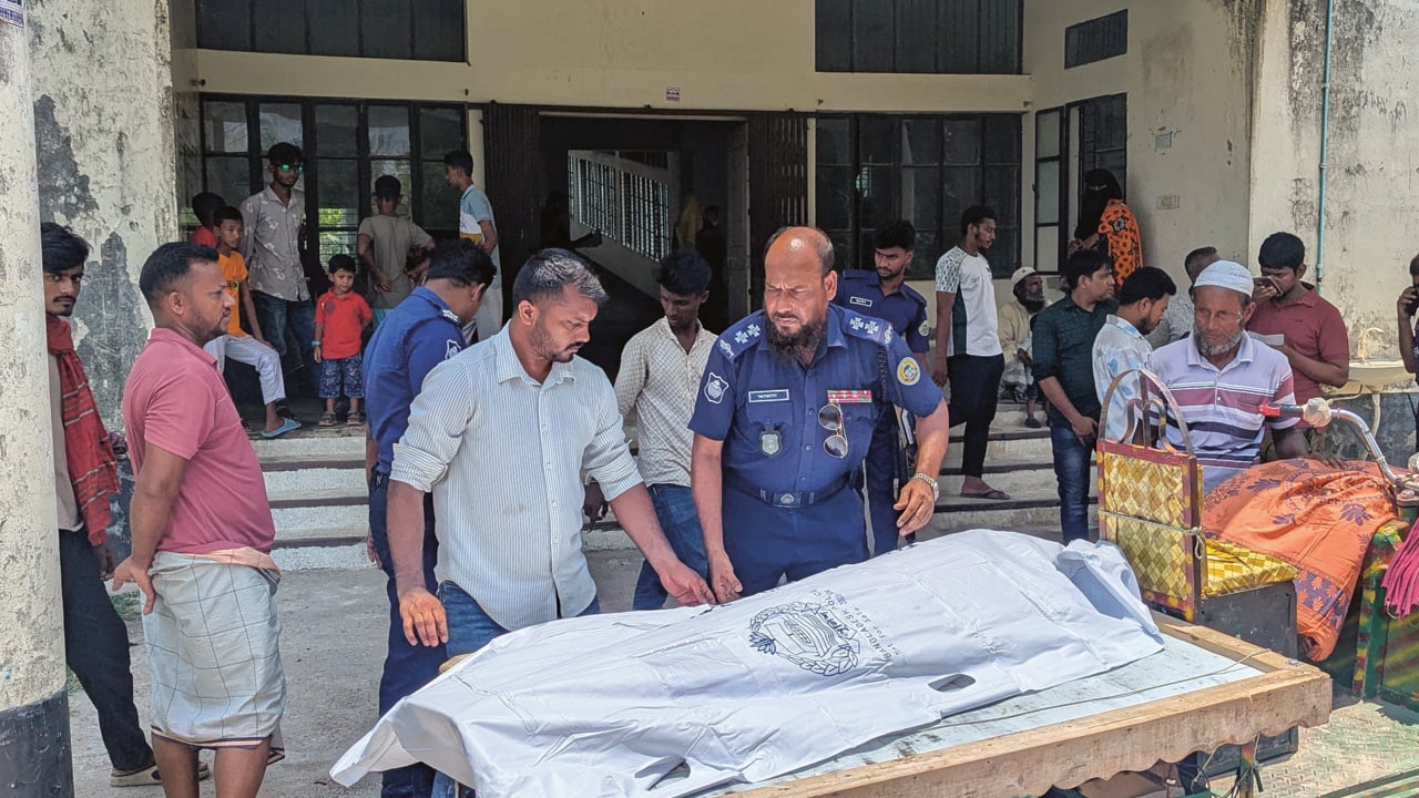 পথচারীকে বাঁচাতে গিয়ে প্রাণ হারালো কিশোর