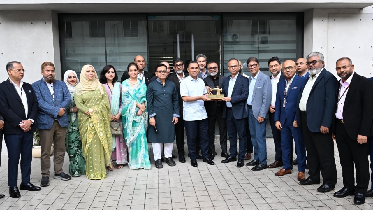 প্রধানমন্ত্রীর সঙ্গে বিজিএমইএ প্রতিনিধিদলের বৈঠক
