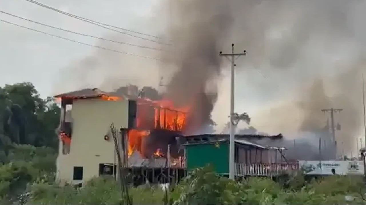 কক্সবাজারে রিসোর্টে ভয়াবহ আগুন, নিহত ৪