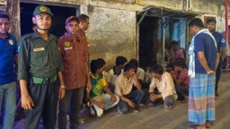 পূজামণ্ডপে কিশোর গ্যাংয়ের সংঘর্ষ, আটক ৭