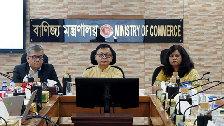 পণ্য খালাসের সময়-ব্যয় কমাতে সমন্বিত কর্মপরিকল্পনার তাগিদ বাণিজ্যমন্ত্রীর