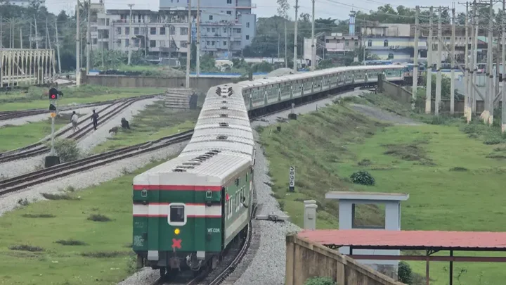 ঢাকা-কক্সবাজার রুটে ট্রেনের নতুন ভাড়া নির্ধারণ, এসি-ননএসি কোনটায় কত