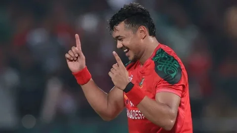 বাংলাদেশকে ২৭২ রানের লক্ষ্য দিলো জিম্বাবুয়ে