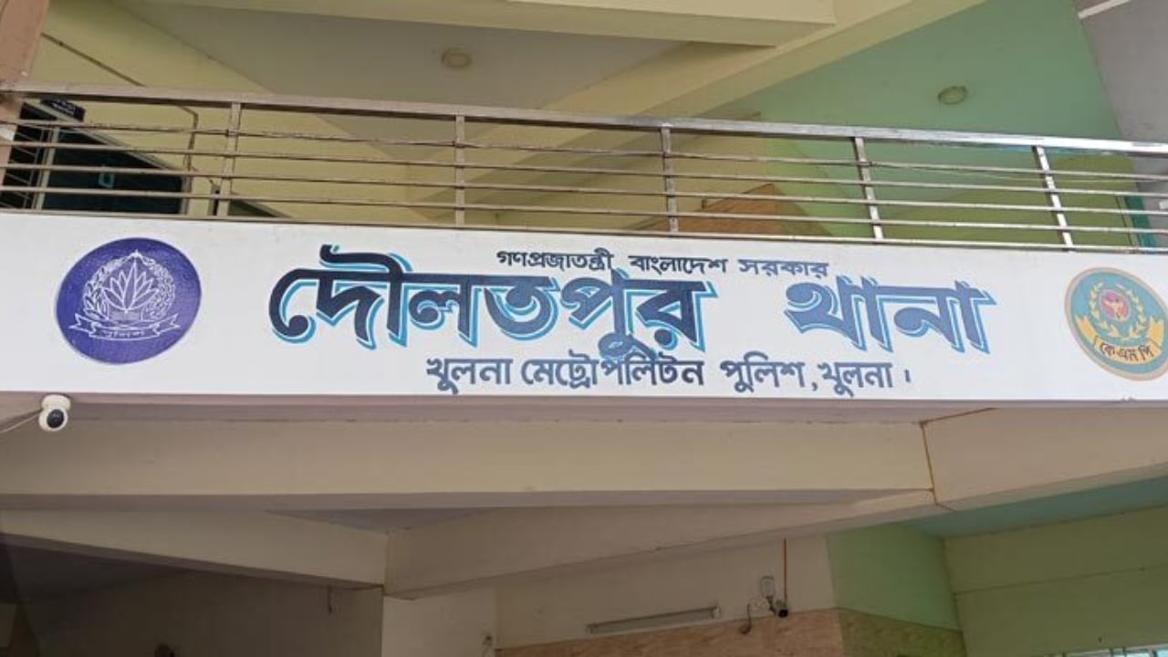 খুলনায় মসজিদে গুলি, আহত ২