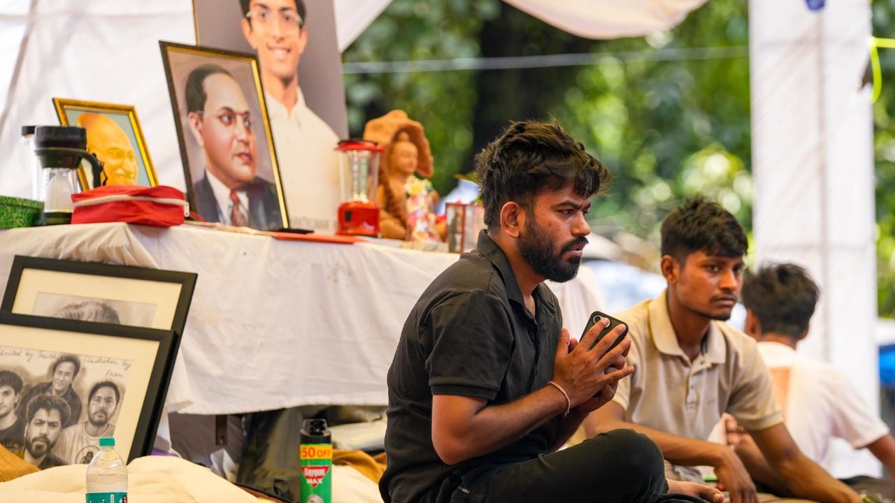 অসুস্থ হয়ে পড়েছেন অভিজিৎ দীপকে
