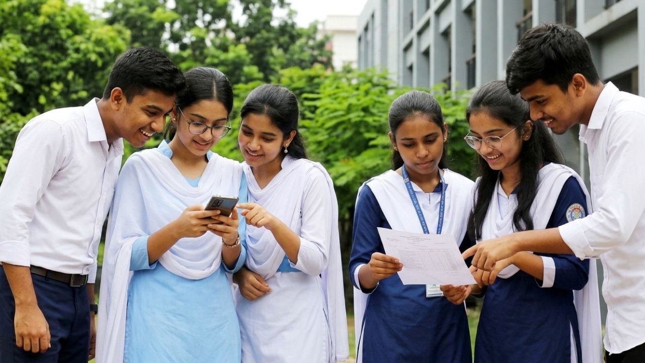 জিপিএ-৫ এ এগিয়ে ছেলেরা
