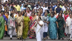 দিল্লির পর কলকাতাতেও কেন্দ্র-বিরোধী মিছিল, থাকতে পারেন মমতা