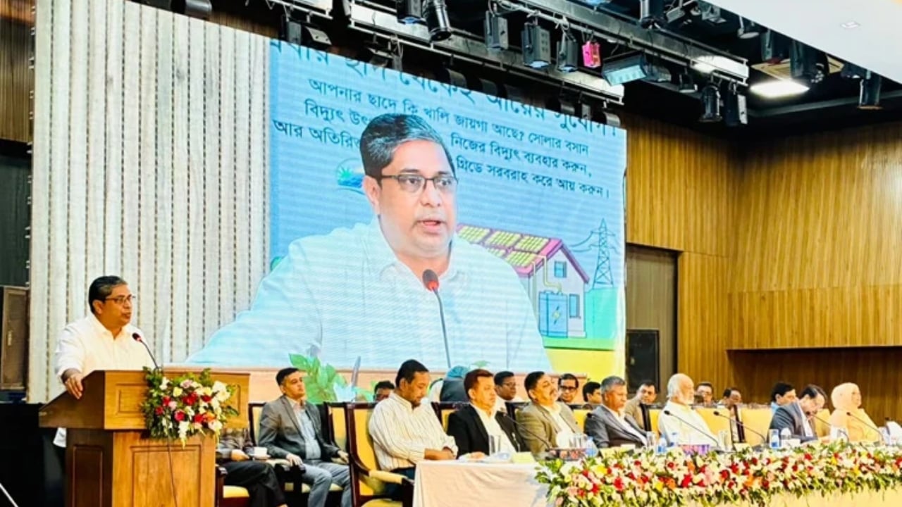 ‘নিজ বাসভবনের সৌরবিদ্যুৎ থেকে জাতীয় গ্রিডে ১২শ ইউনিট দিয়েছেন প্রধানমন্ত্রী’