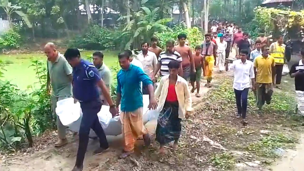নিখোঁজের পরদিন হলুদ খেতে ব্যবসায়ীর আগুনে ঝলসানো মরদেহ